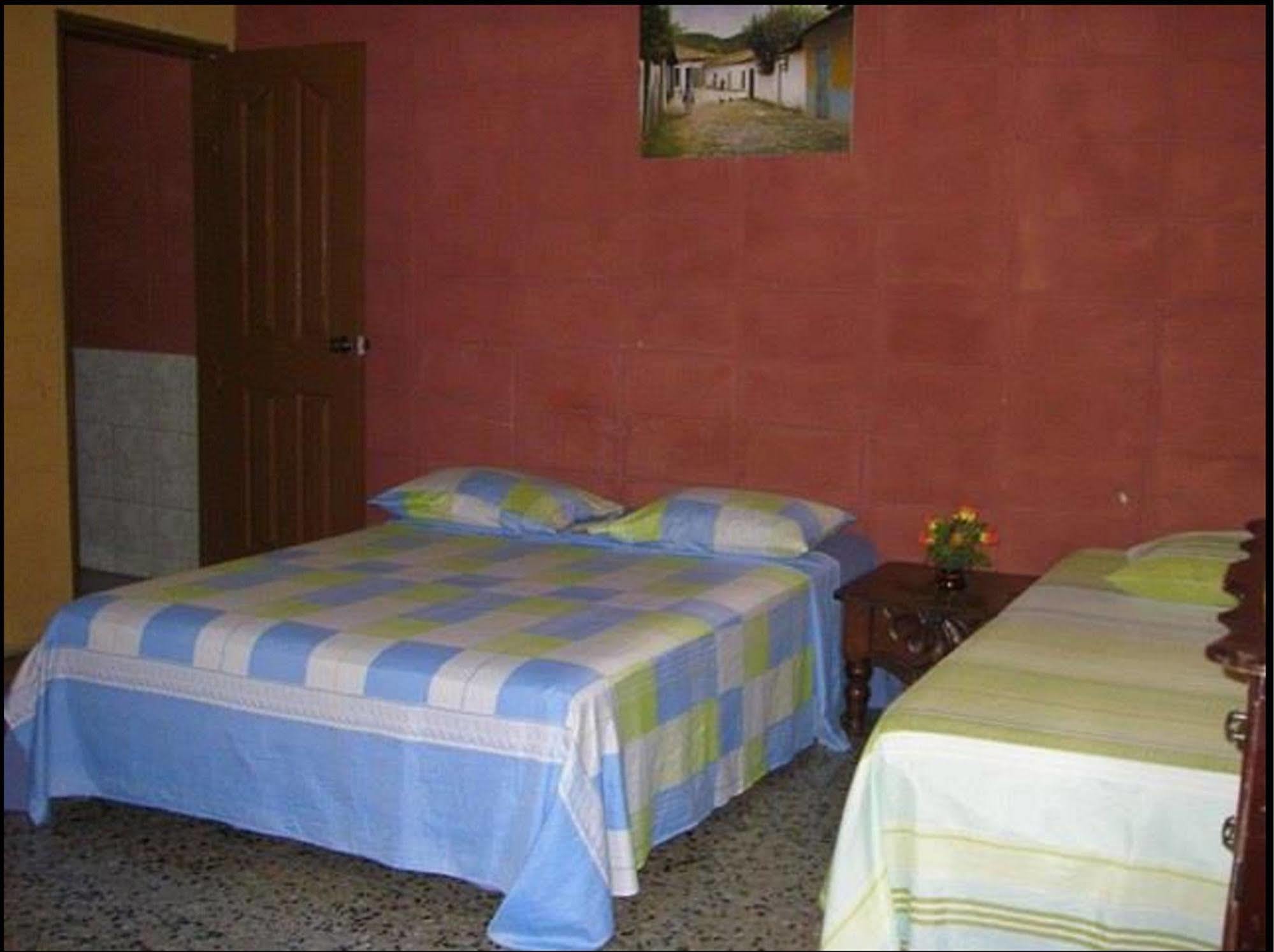 Guesthouse Dos Molinos B&B Σαν Πέδρο Σούλα Εξωτερικό φωτογραφία